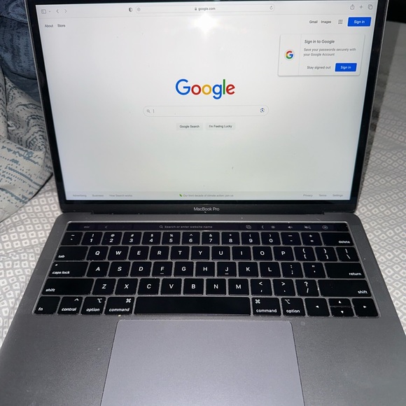 MacBook Pro 13 Display with Touch Bar Intel Core i5-8GBMemory 256GB SSD Space G